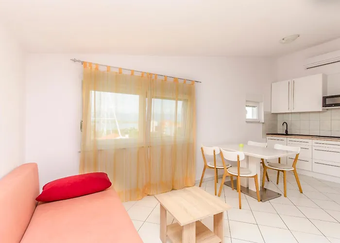 Апартаменты Ivan Вир